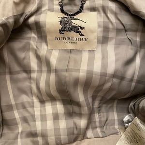 Burberry Cropped Trench